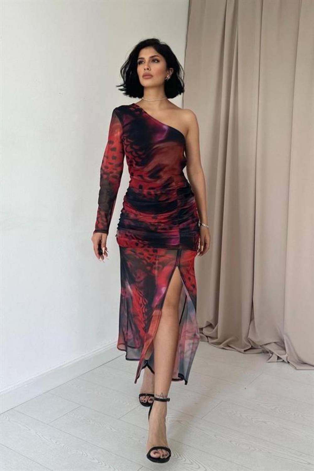 Kırmızı Tek Omuzlu Tül Elbise