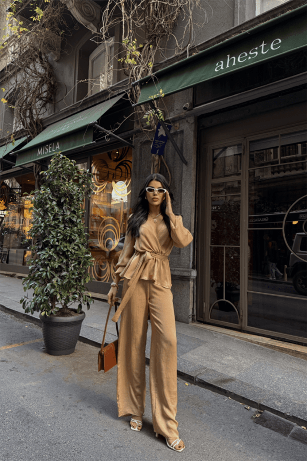 SATEN KRUVAZE BAĞLAMALI BLUZ- PANTOLON TAKIM - Bej