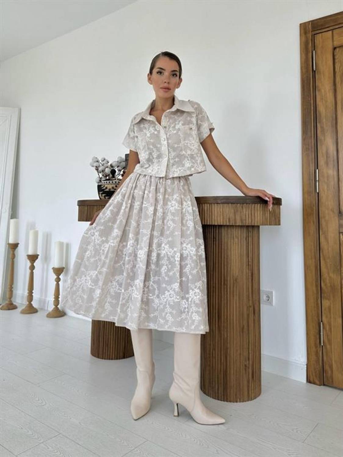 Bej Gömlek Ve Etek Takım