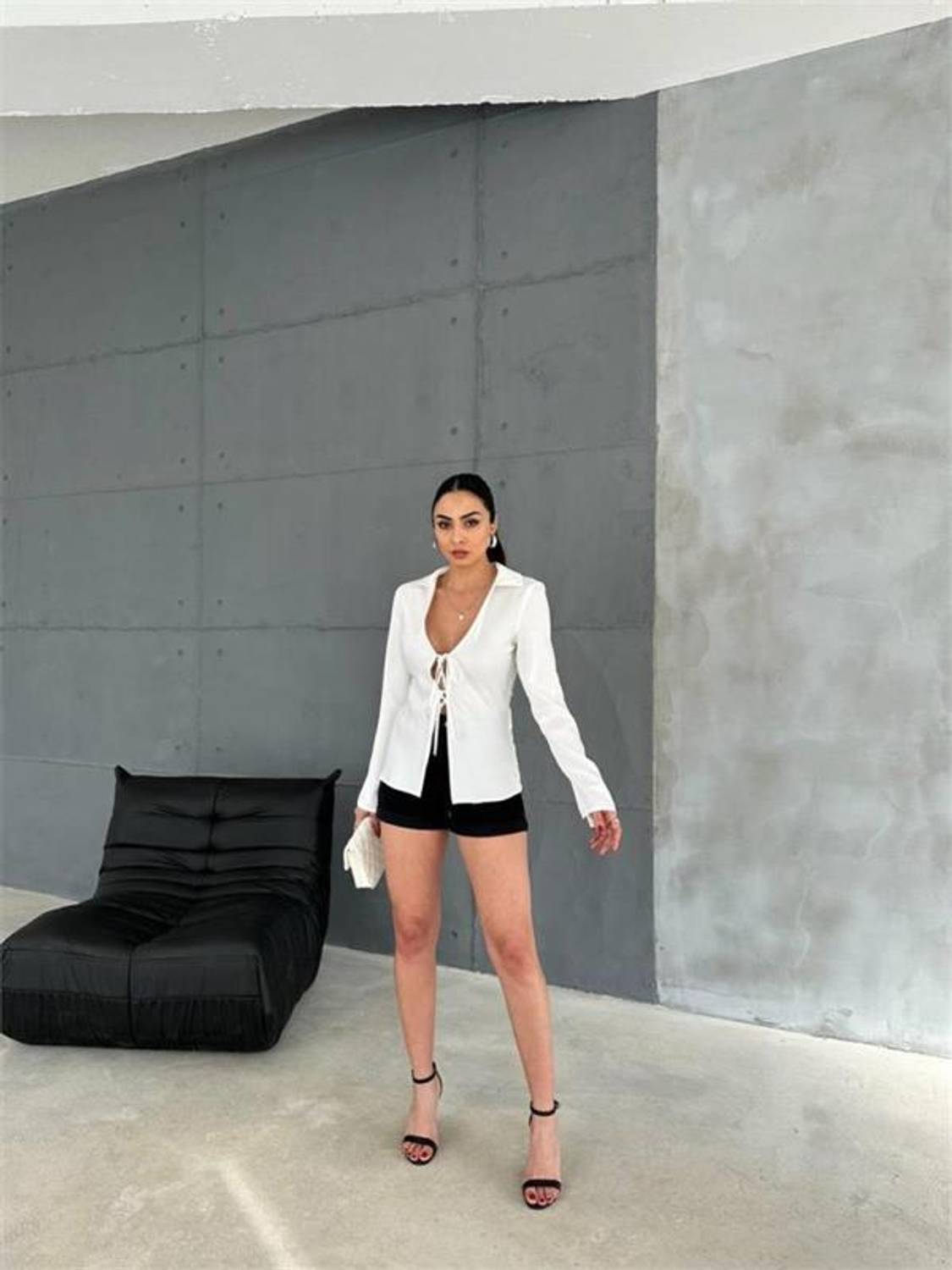 ZARA SATEN BLUZ ÖNDEN AÇIK BAĞLAMA DETAYLI - Beyaz