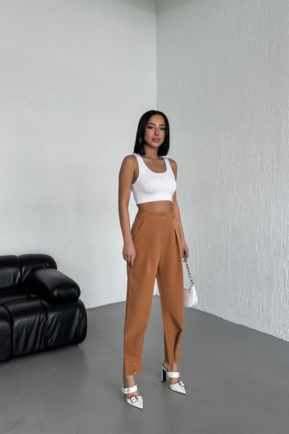 Paça Düğmeli̇ Pantolon