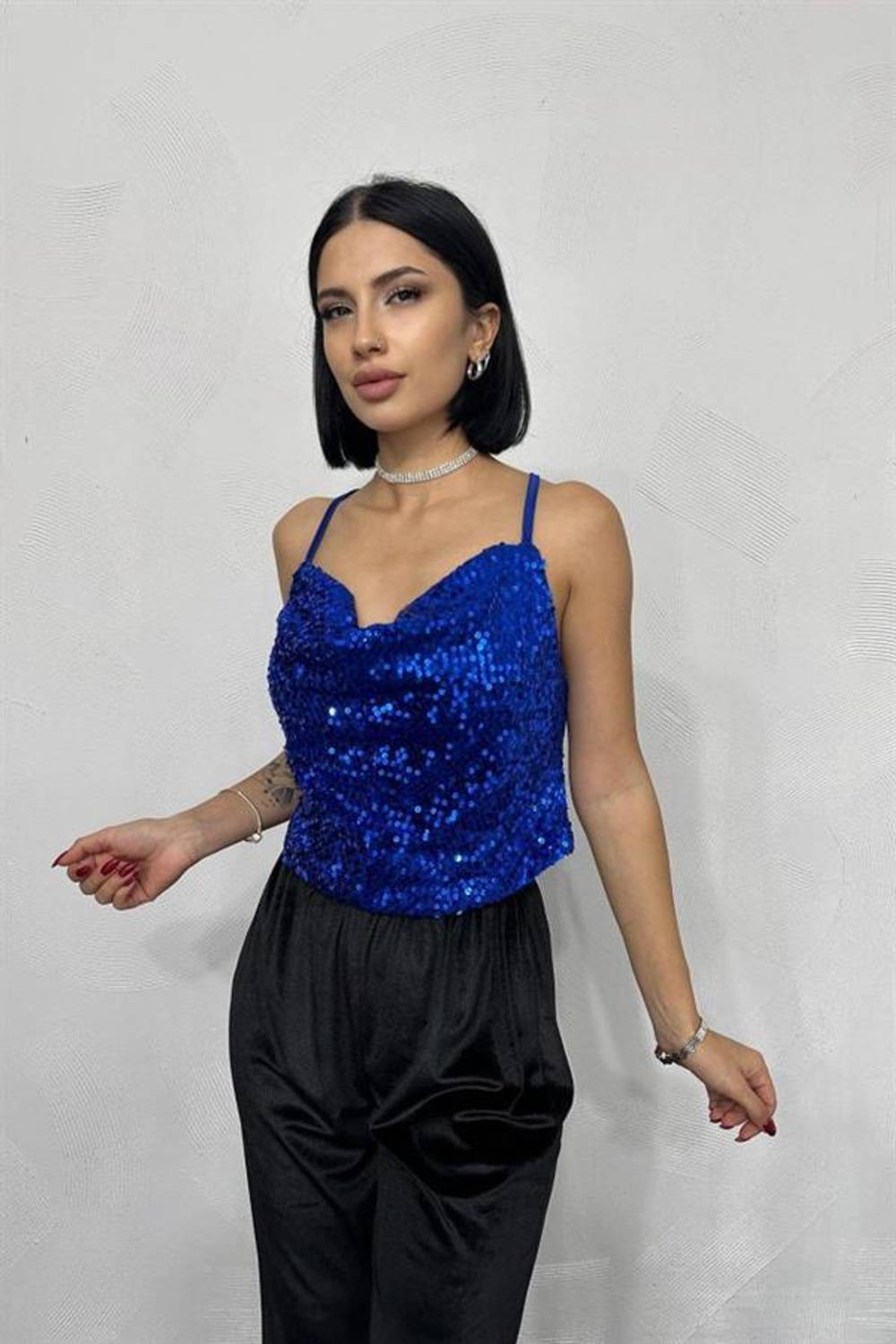 Saks Askılı Degaje Bluz