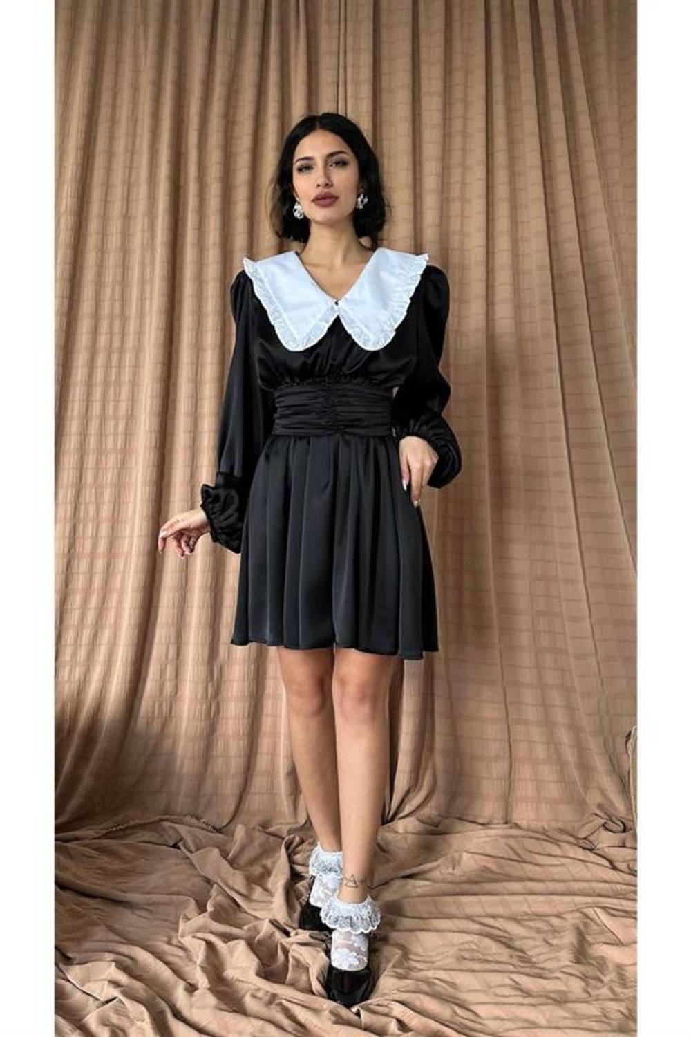 Siyah Bebe Yakalı Elbise
