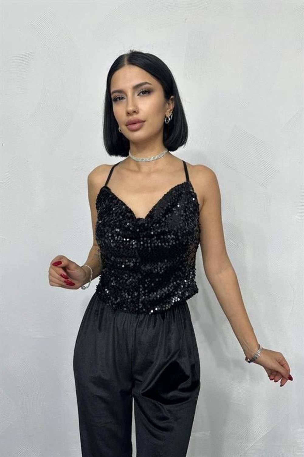 Siyah Askılı Degaje Bluz