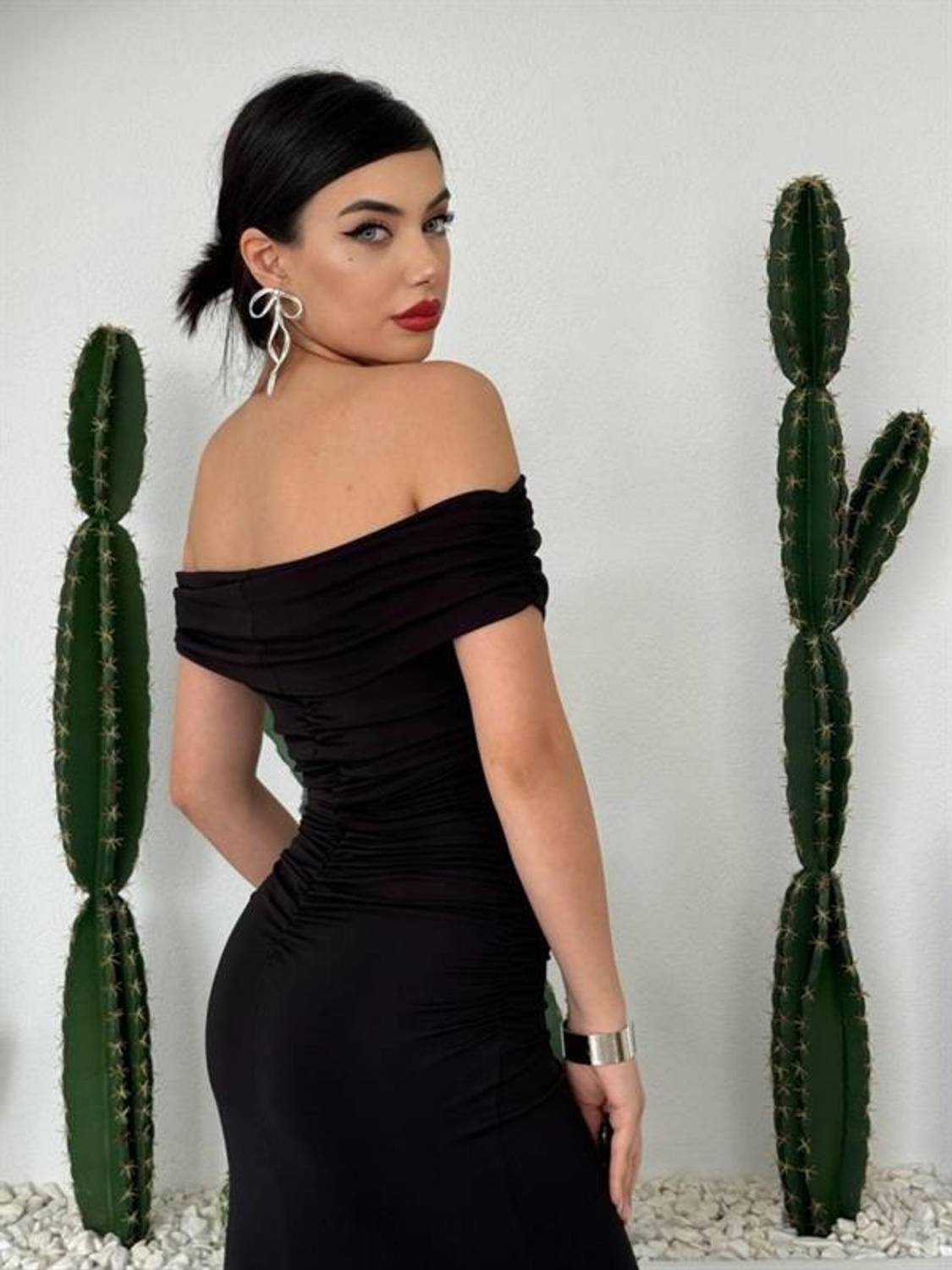 Milan Madonna Yaka Kalem Elbise