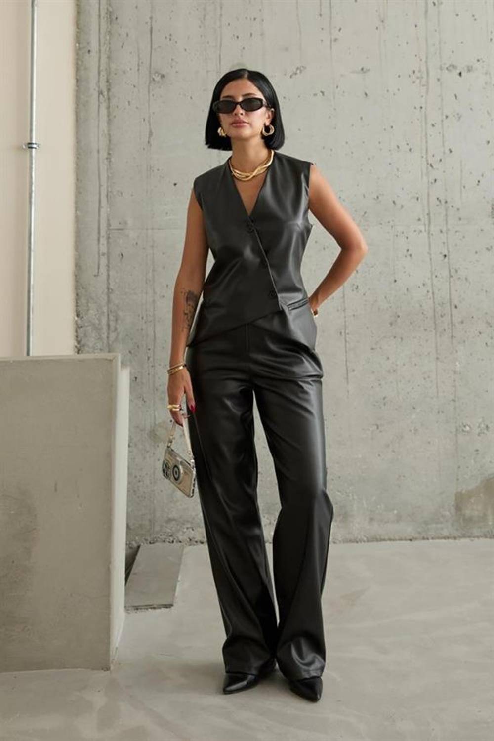 Siyah Çapraz Yelek Ve Pantolon Takım