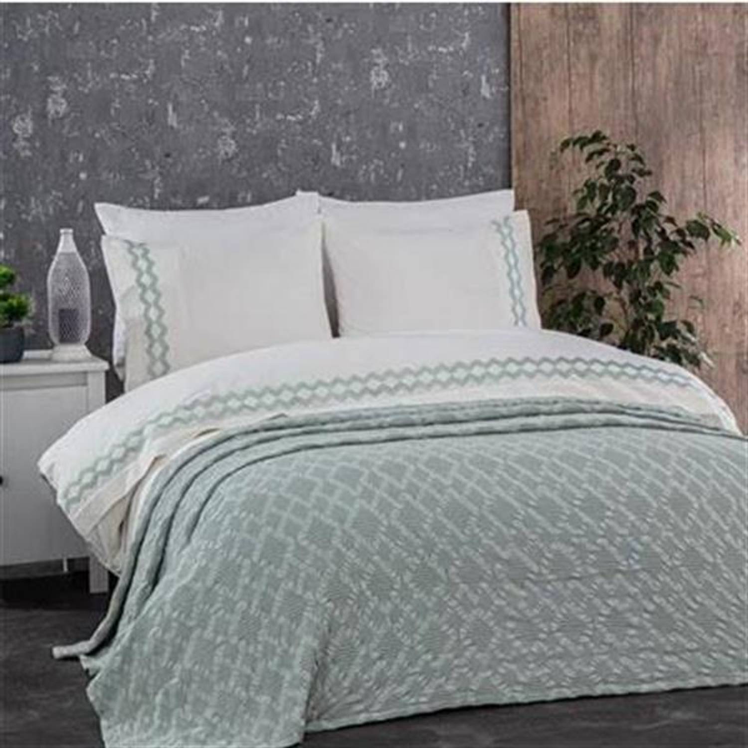 Nazik Home Çift Kişilik Nevresimli Pike Seti Sierra Yeşil 7 Parça