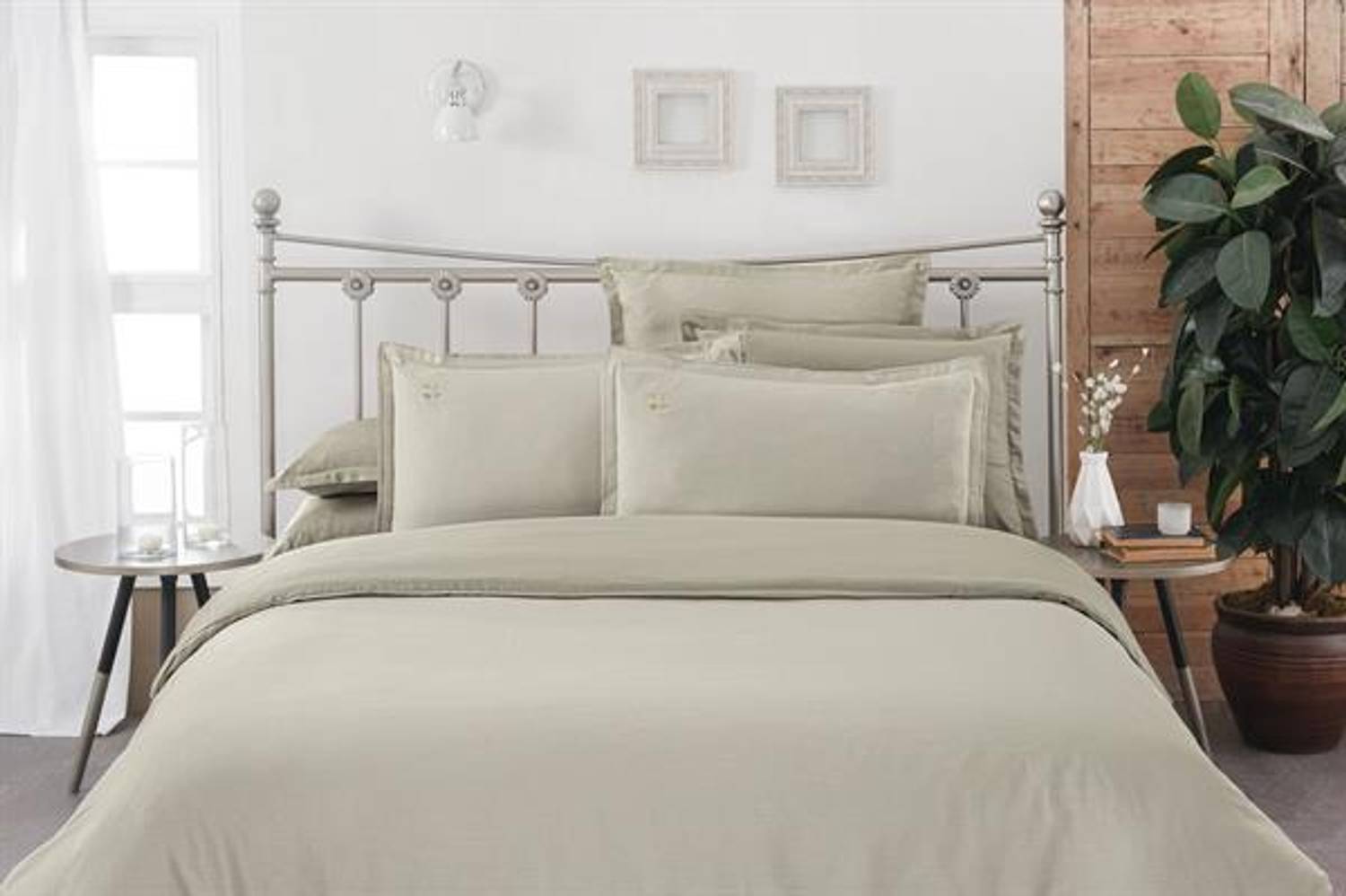 طقم غطاء لحاف مزدوج ساتان من Sarev Armurlu Olive K.