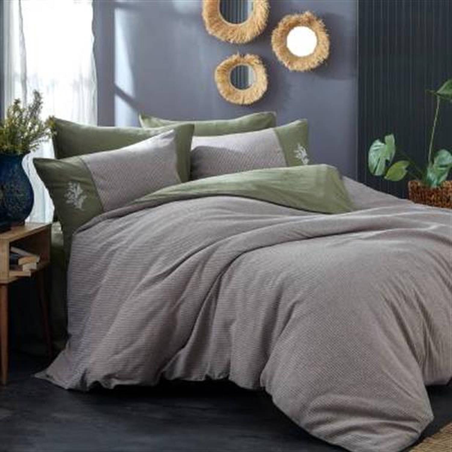 طقم غطاء لحاف مزدوج من القطن والساتان من نازك هوم لوريس جرين