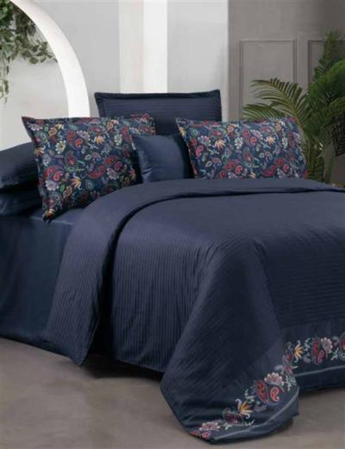 طقم غطاء لحاف مزدوج حصري من ساريف، أزرق داكن تيرول