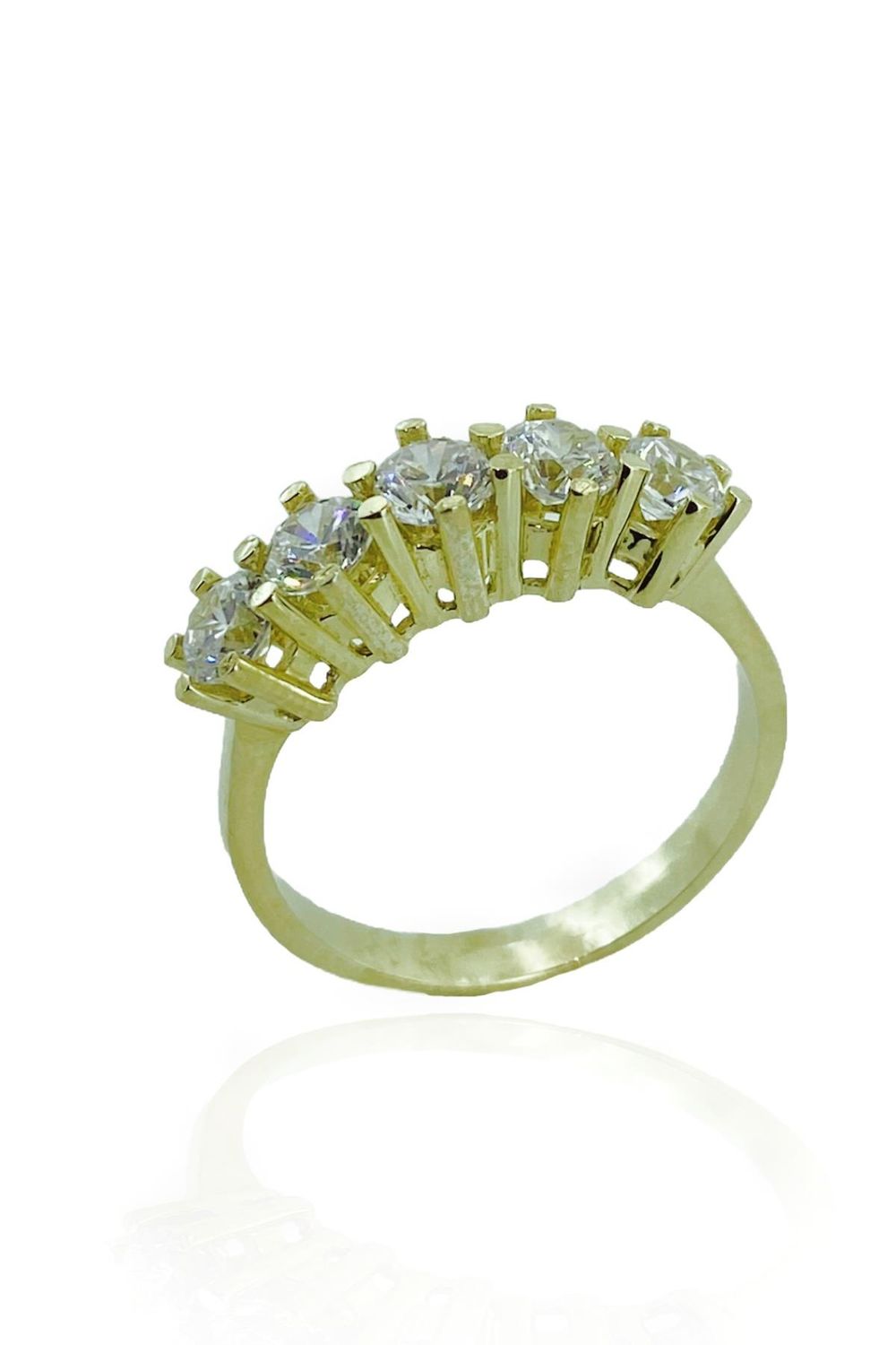 Классическое кольцо из золота 8 карат с пятью камнями с бриллиантовой оправой