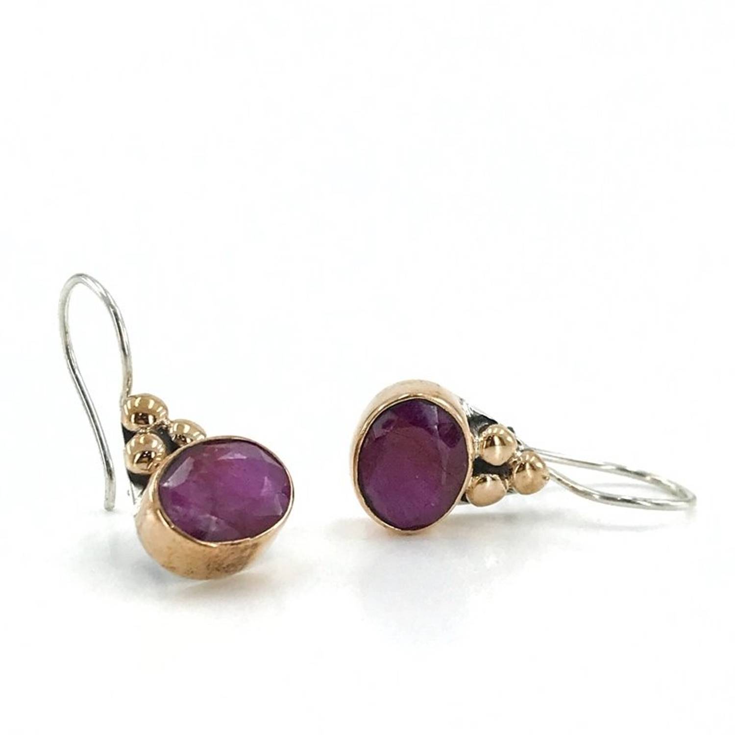 Серебряные серьги с корневым рубином, ручная работа, 925 пробы, бронзовое окисление, вес 4 г, упакованы в подарочную коробку