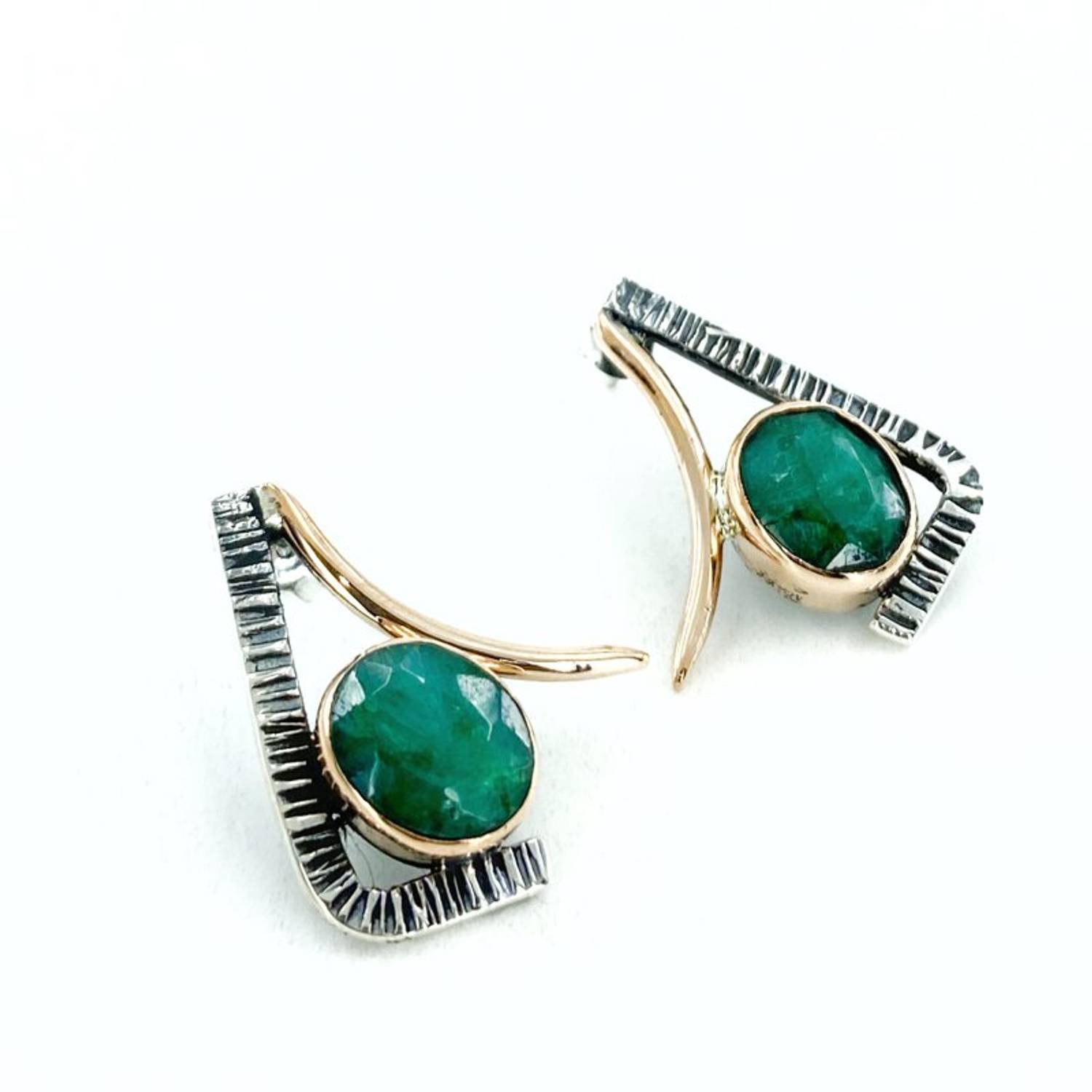 Аутентичні дизайнерські серйозні серьги з природним смарагдом 925 срібло, ручна робота, виняткова якість, 7,40 г, 26 x 22 мм