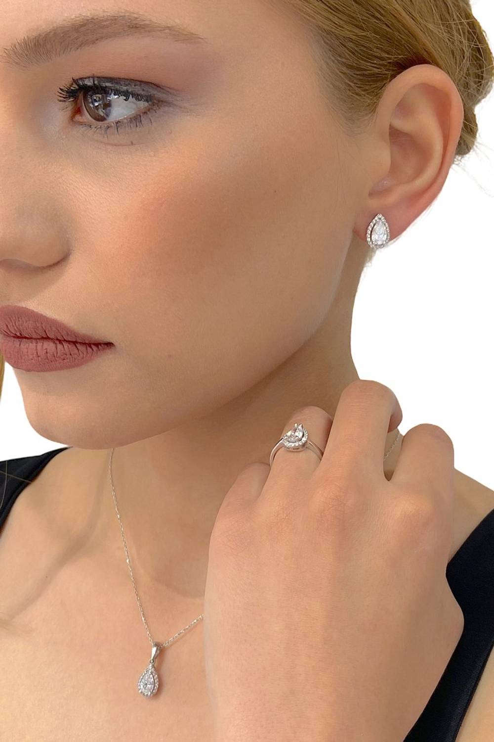 Certified Swarovski Drop Stone Solitaire 925 Sterling Silver Set