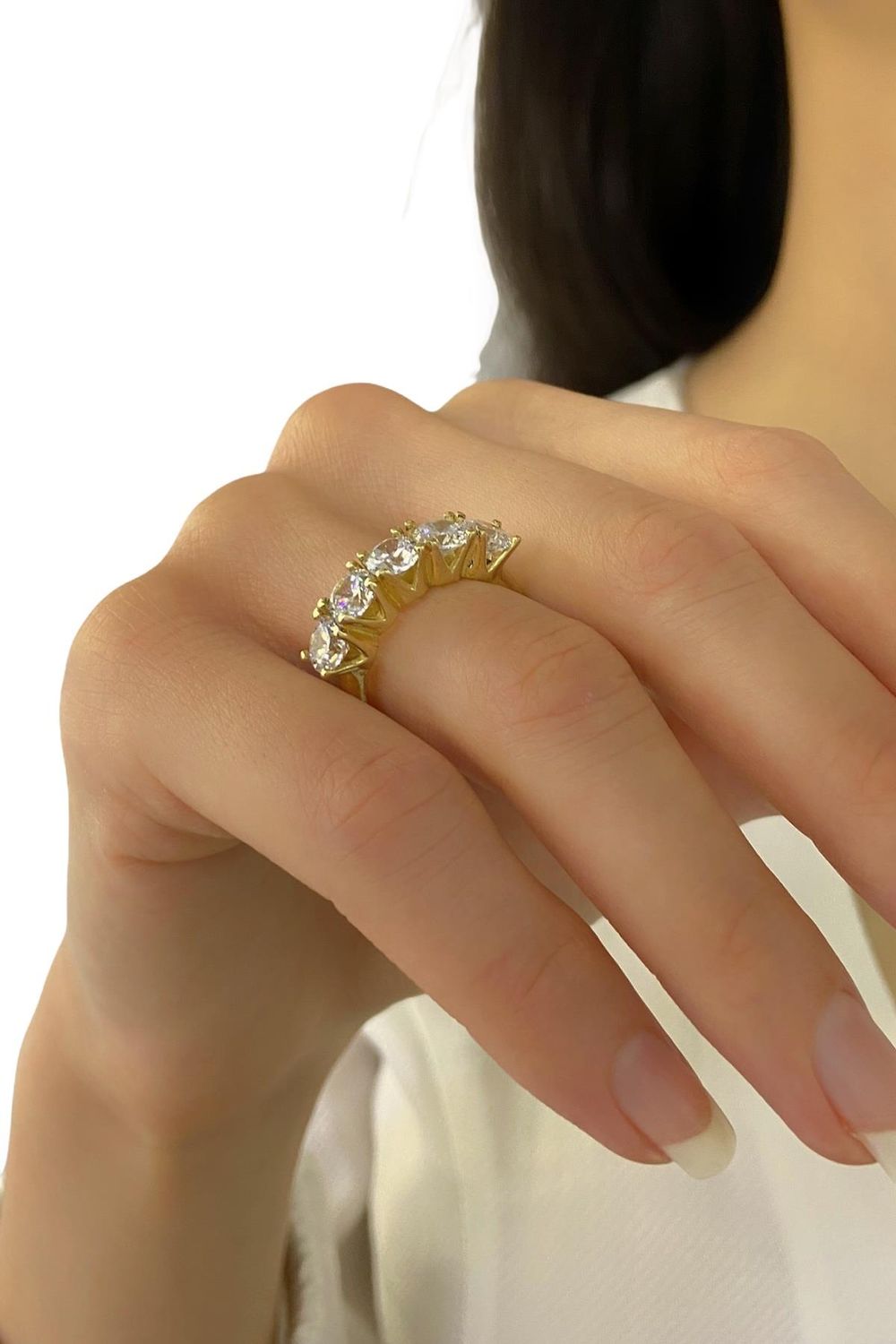 Минималистичное элегантное кольцо из 8-ми каратного золота с пятью zircon-камнями диаметром 5 мм, желтое золото, местное производство