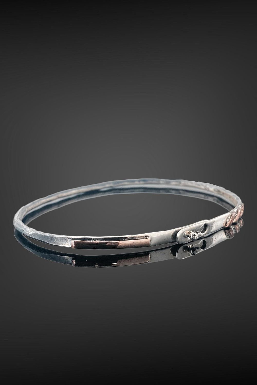 سوار مصنوع يدويًا من الفضة الإسترليني عيار 925 للرجال