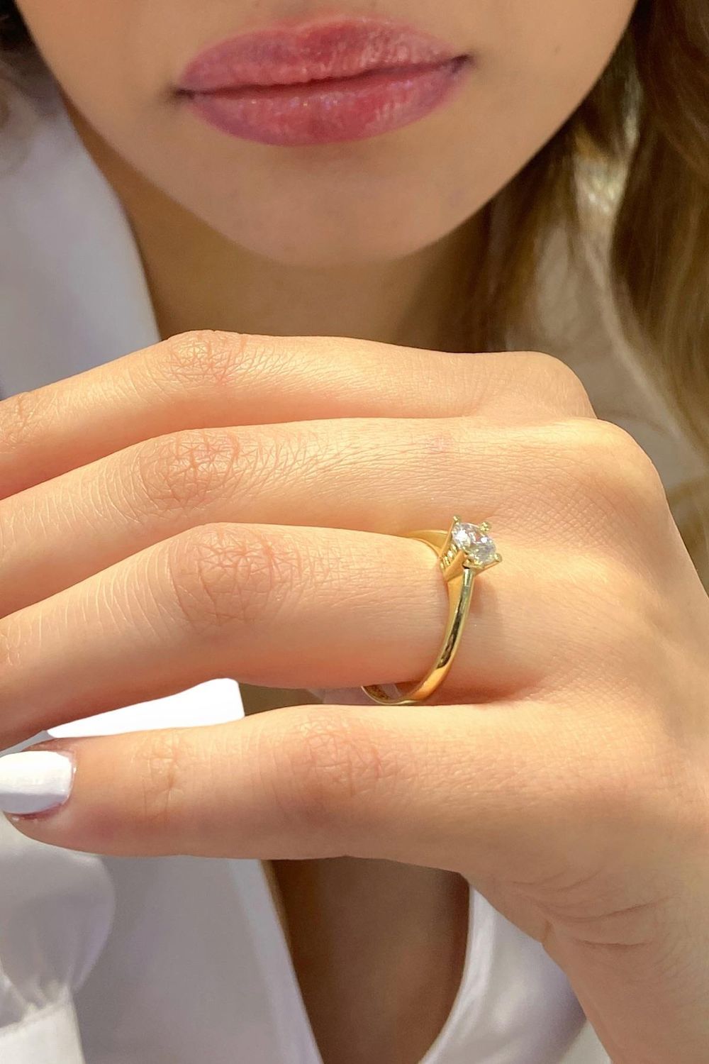 8 Carat Gold 5 mm Zircon Solitaire Ring