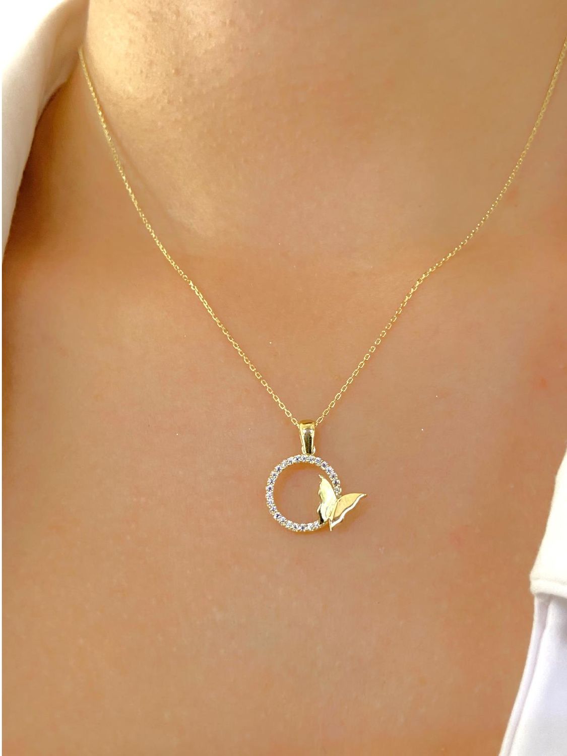 Кулон з 14-каратного золота з маленькою метеликом, вага 2,28 г, кварц, довжина 45 см, золотий колір, сертифікований, вітчизняне виробництво