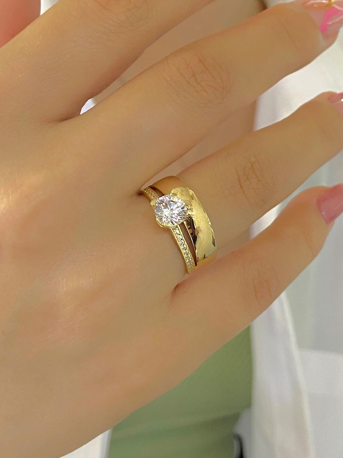 Золотий обручка 8 Карата з каменем Циркон 7 мм та шириною 5 мм, жовте золото, місцеве виробництво, стильний дизайн