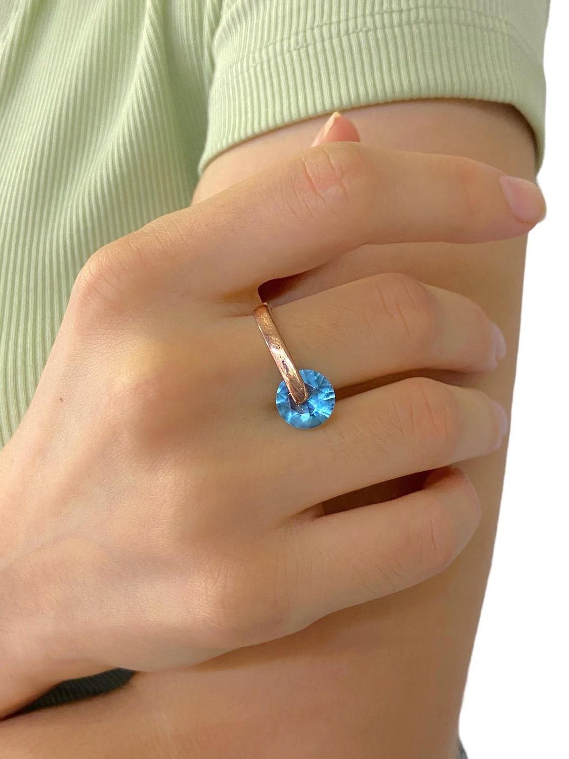 خاتم من الفضة الإسترليني عيار 925 بتصميم خاص مصنوع من الزبرجد الدوّار