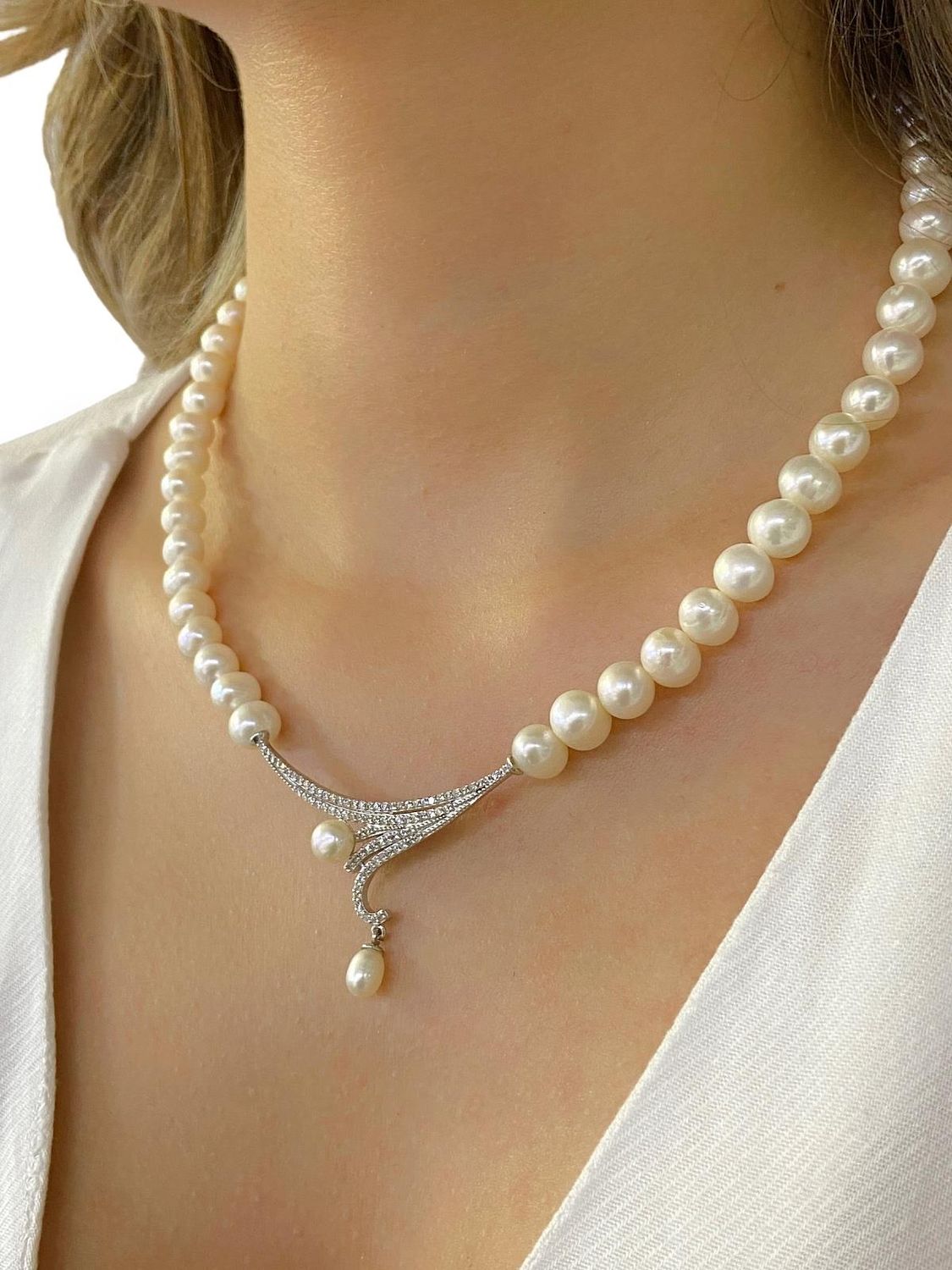 Кольє з перлів 925 проби срібло високої якості з родію та zirконів, унікальний дизайн, вага 43 г, довжина 45 см