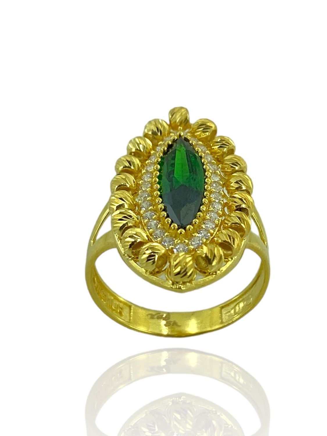 Shuttle Emerald Dorica Bulk Gold Ring 8K