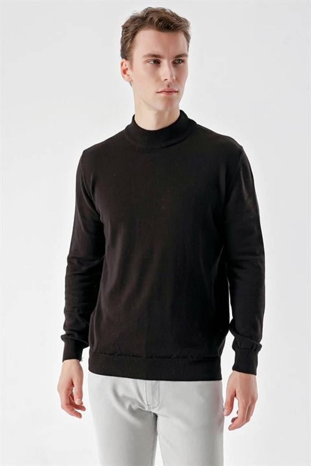 Morven Men's Black Basic Half Turtleneck Dynamic Fit Comfortable Cut Knitwear