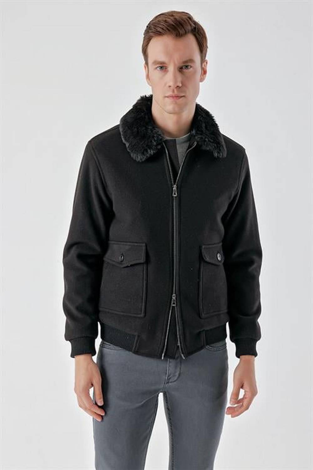 Куртка чоловіча чорна з коротким замком і хутряним коміром Dynamic Fit