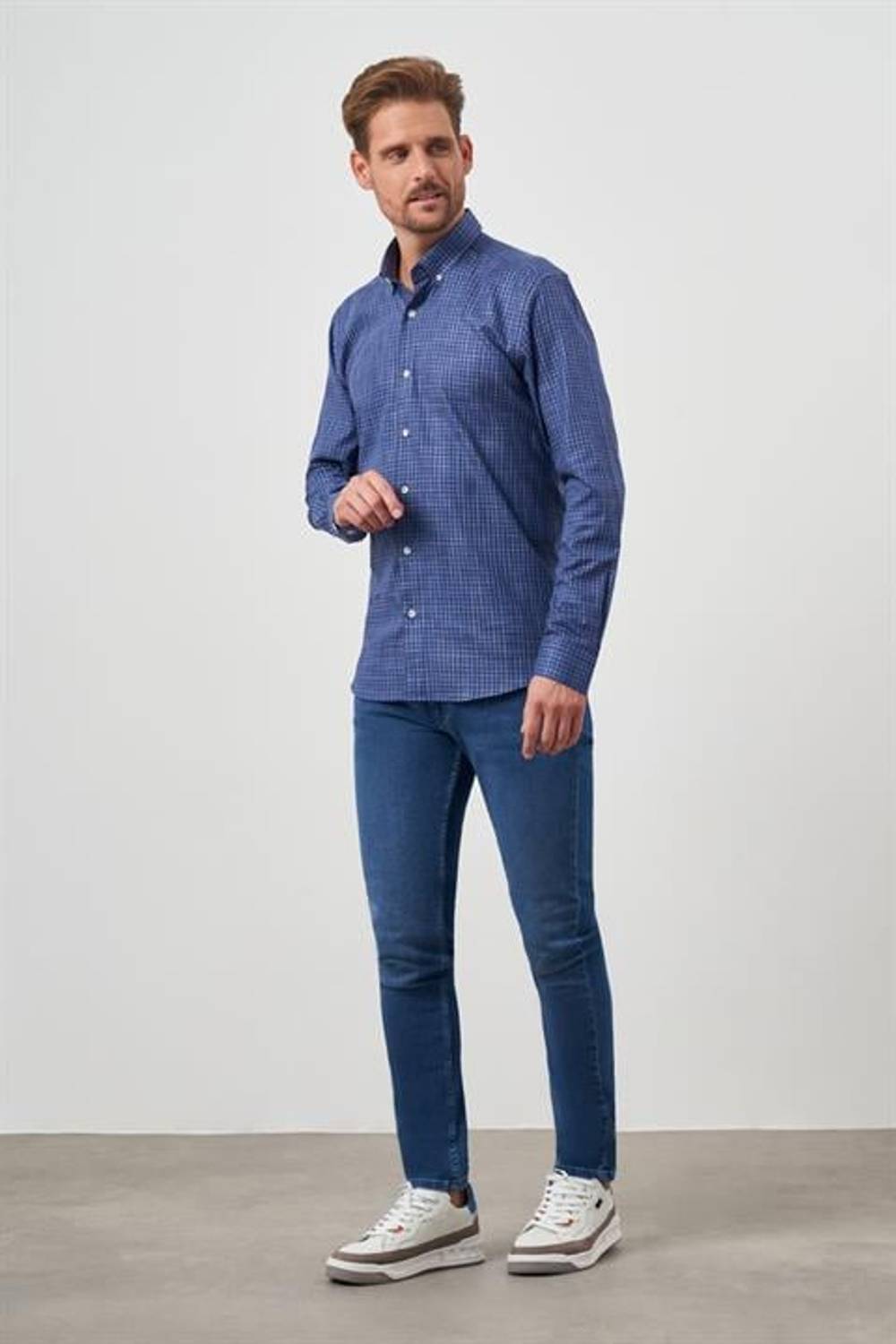 Синя чоловіча сорочка з принтом, з кнопковим коміром, slim fit, 100% бавовна, без кишень, довгий рукав, без підкладки