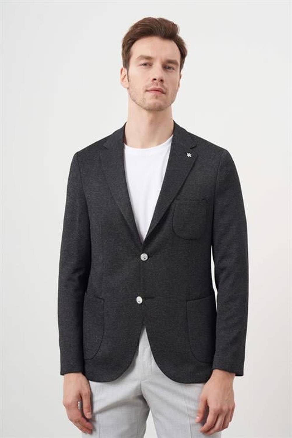 Чорна чоловіча стегнена трикотажна піджак Slim Fit з кишенями та гудзиковою застібкою