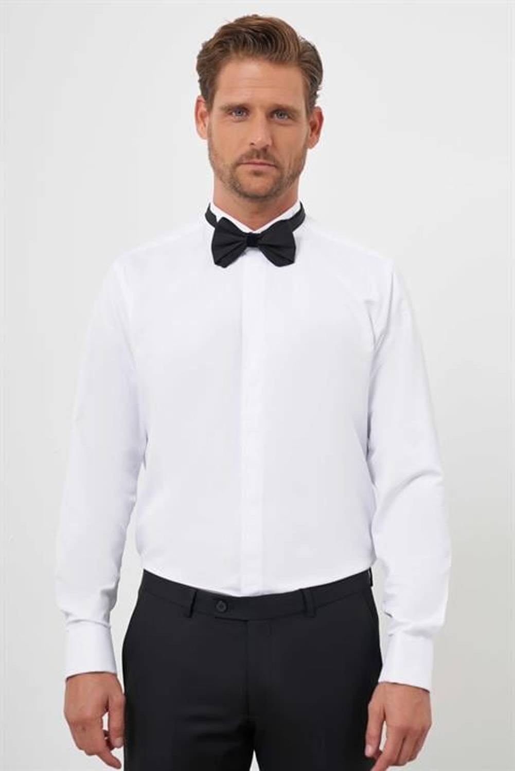 Morven Erkek Beyaz Manşetli Düz Desen Ata Yaka Slim Fit Gömlek