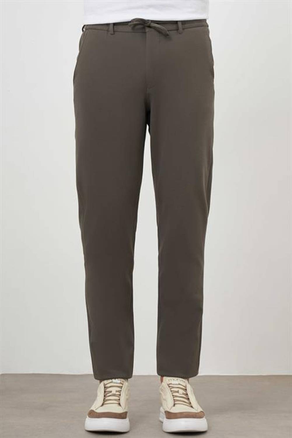 Мужские спортивные брюки Morven, динамичная посадка, цвет хаки, состав: 55% вискоза, 42% полиэстер, 3% эластан, с карманами и кнопкой