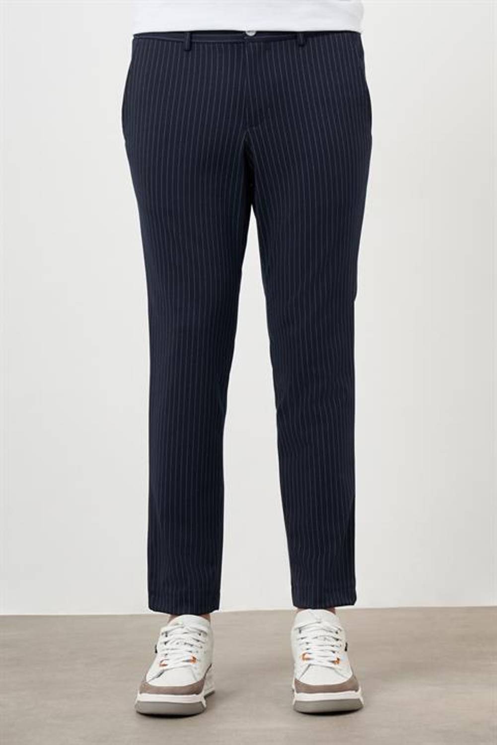 Трендові чоловічі темно-сині брюки з поліестеру, віскозу та еластан, slim fit, з полосами, стильний повсякденний вибір