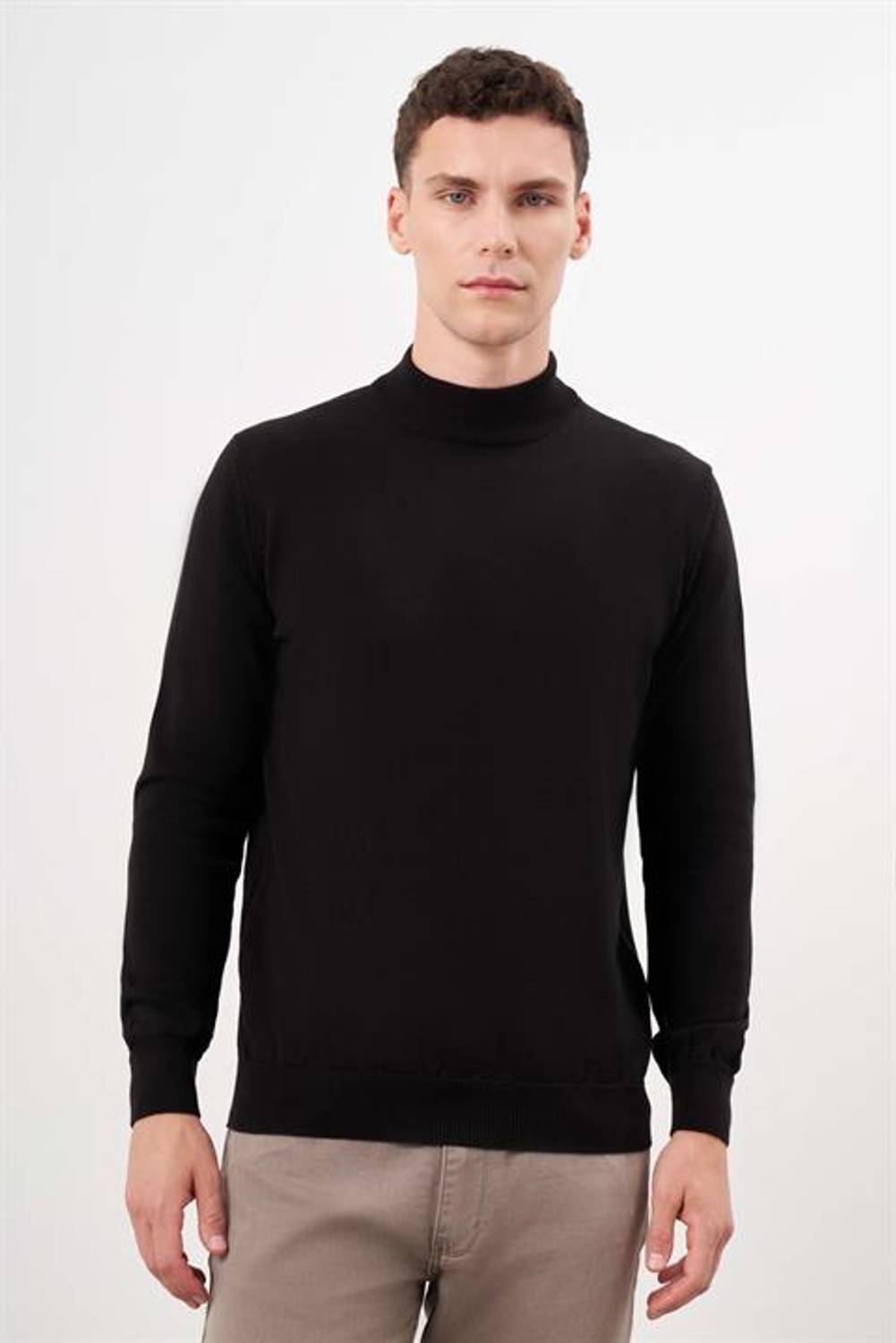 Morven Erkek Siyah Basic Yarım Balıkçı Yaka Dynamic Fit Rahat Kesim Triko