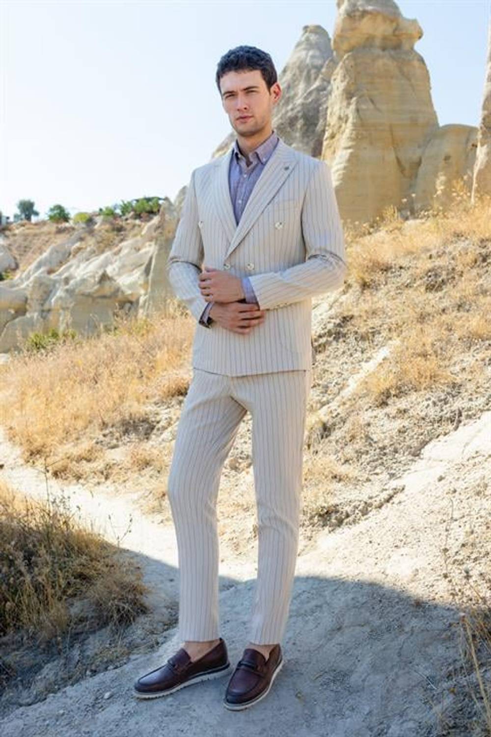 Мужской бежевый костюм Morven из льна с острым воротником, slim fit, длинные рукава, без подкладки, двойной разрез, карманы, стильный дизайн