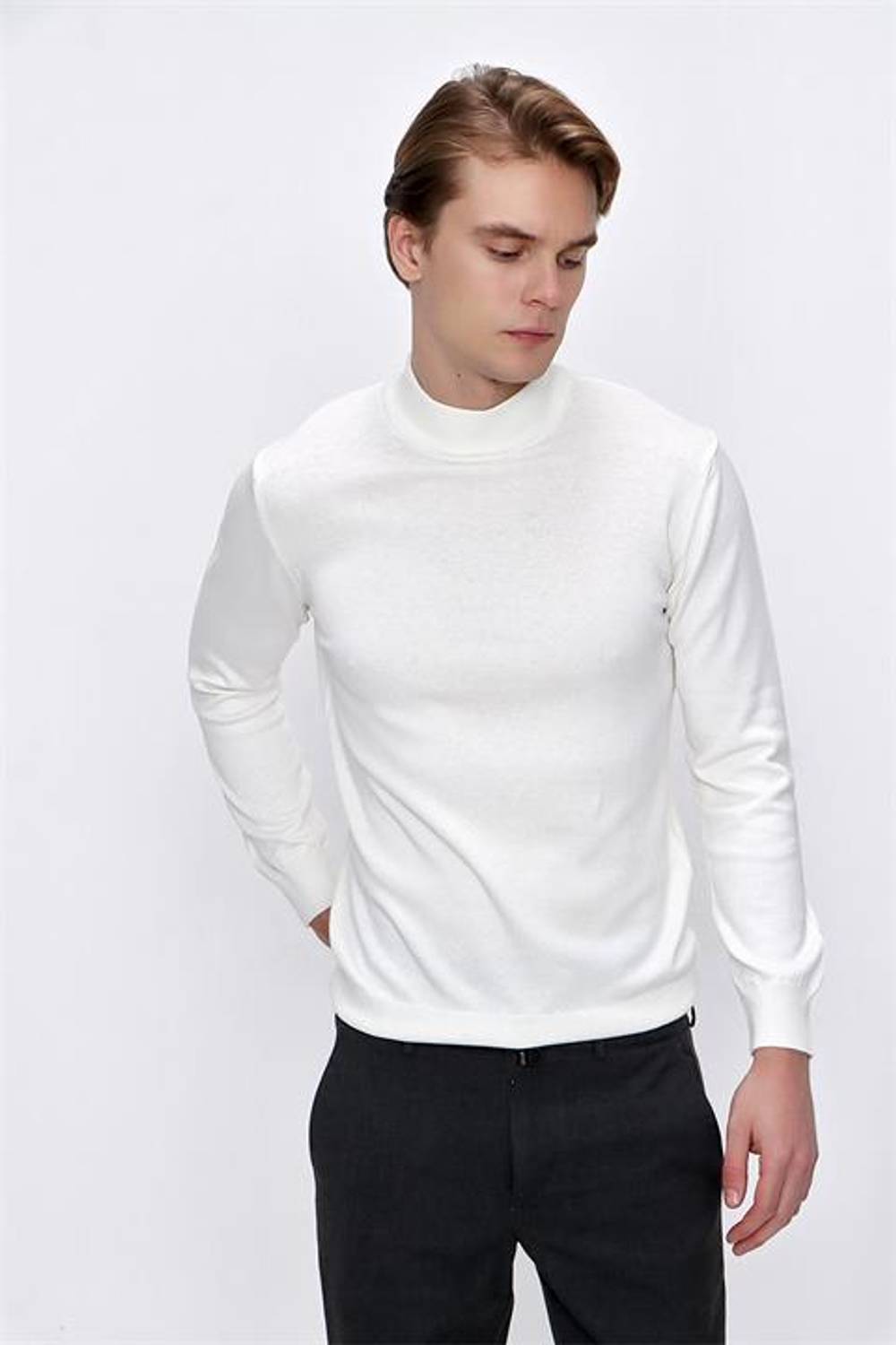 Основний динамічний пуловер з половинним подколом, без кишень, комфортний крій для чоловіків, 50% бавовна, 50% акрил, доступний в кольорі кремовий