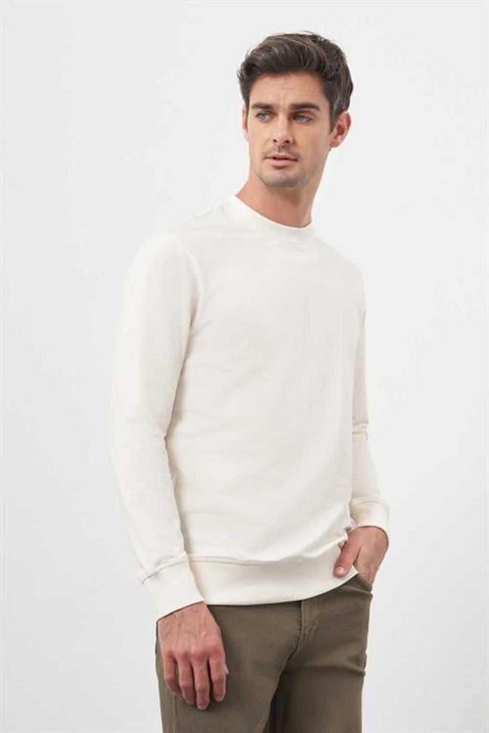 Мужской свитшот кремового цвета с динамичной посадкой, 100% хлопок, длинные рукава, без карманов, свободный крой, без подкладки