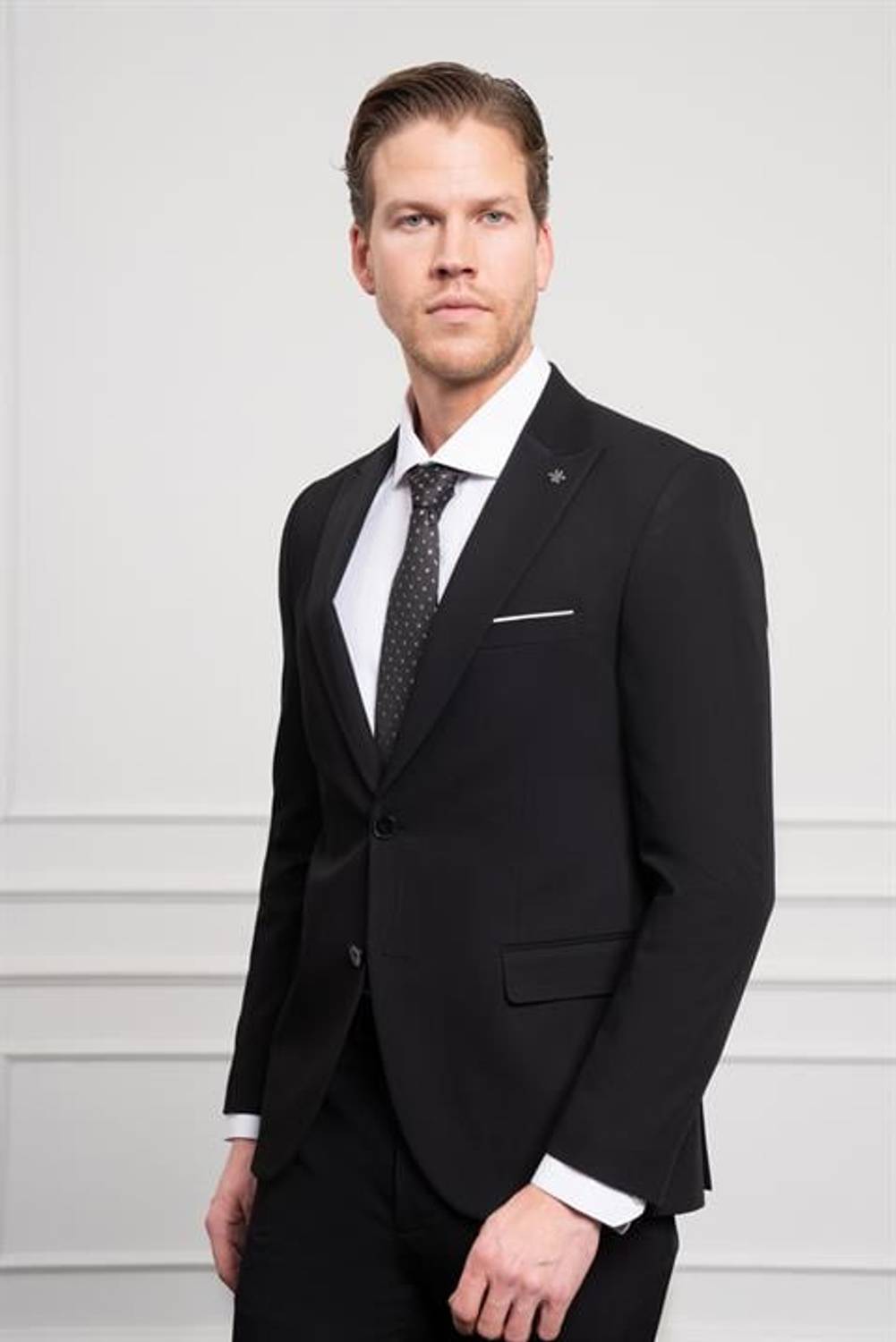 Morven Erkek Siyah Basic Düz Desen Slim Fit Dar Kesim Sivri Yaka Takım Elbise