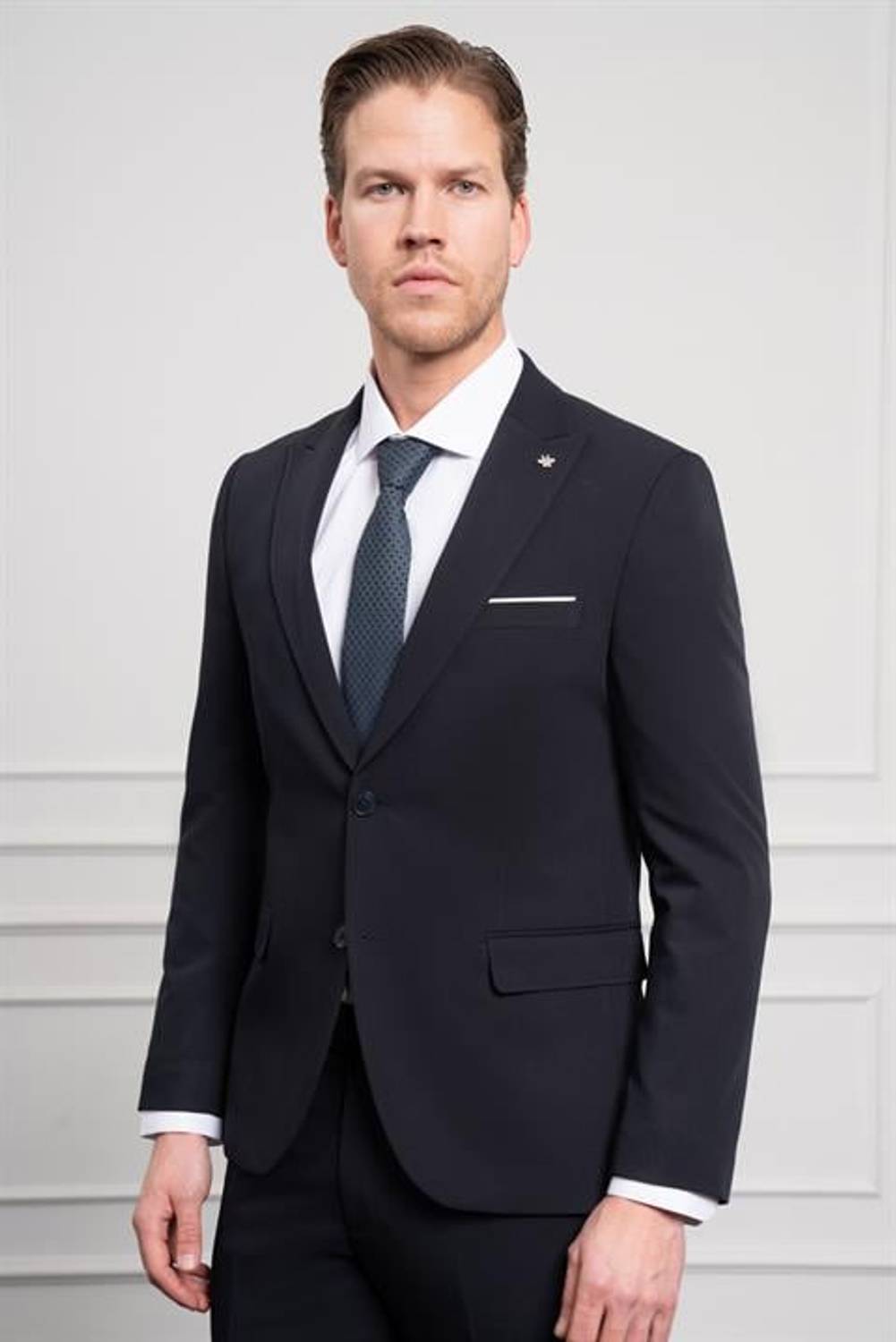 Morven Erkek Lacivert Basic Slim Fit Sivri Yaka Takım Elbise