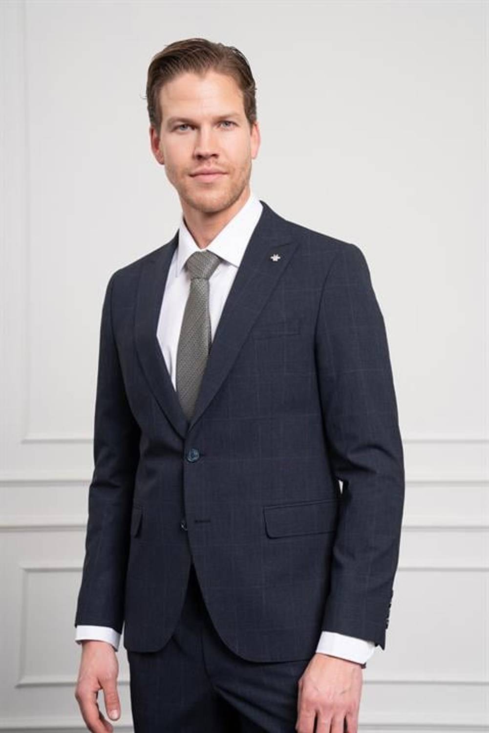 Morven Erkek Lacivert Yünlü Slim Fit Sivri Yaka Takım Elbise