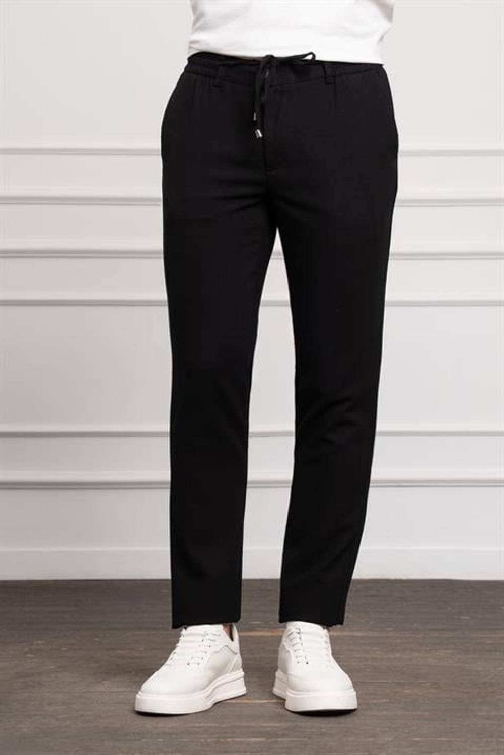 Morven Erkek Siyah Jogger Slim Fit Dar Kesim Çıtçıtlı İpli Pantolon