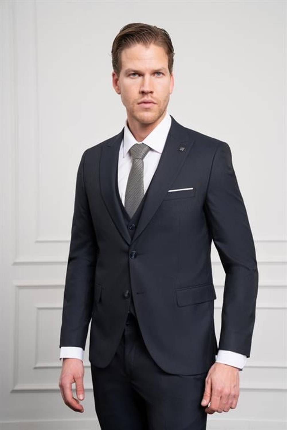 Morven Erkek Lacivert Trend Yelekli Slim Fit Dar Kesim Sivri Yaka Takım Elbise