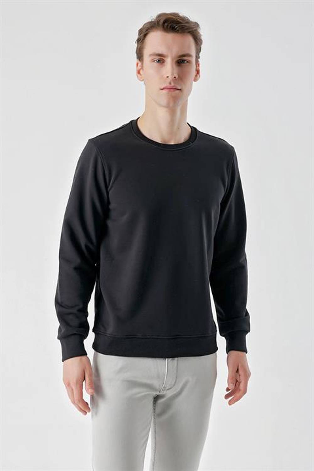 Morven Men's Black Basic Crew Neck Sweat-Shirt