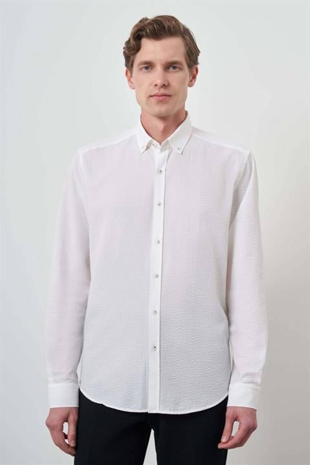 Morven Erkek Beyaz Pamuk Trend Dynamic Fit Düğmeli Yaka Gömlek