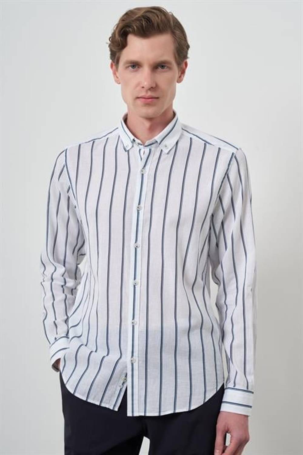 Morven Erkek Lacivert Keten Dynamic Fit Düğmeli Yaka Gömlek