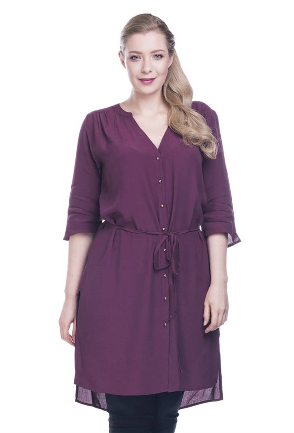 تونك بأزرار وحزام على الخصر