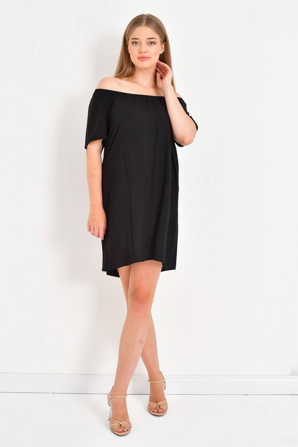 فستان مكشوف الكتفين مكشكش