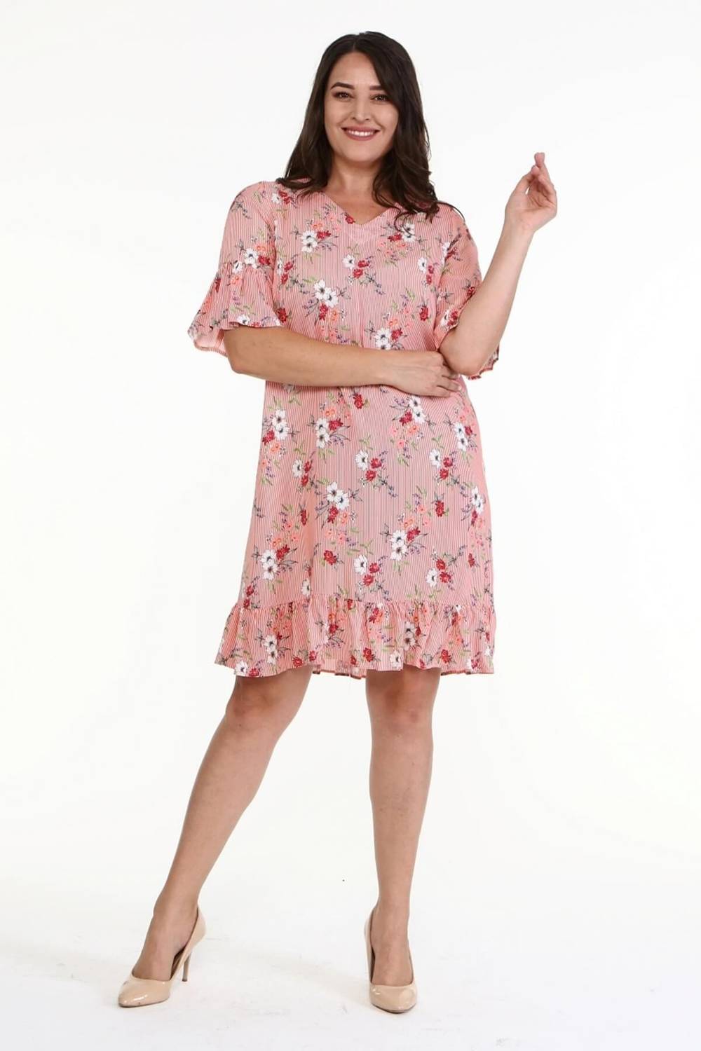 Сукня великого розміру з рюшами на подолі та рукавах, з квітковим візерунком, V-подібним вирізом та спідницею нижче колін