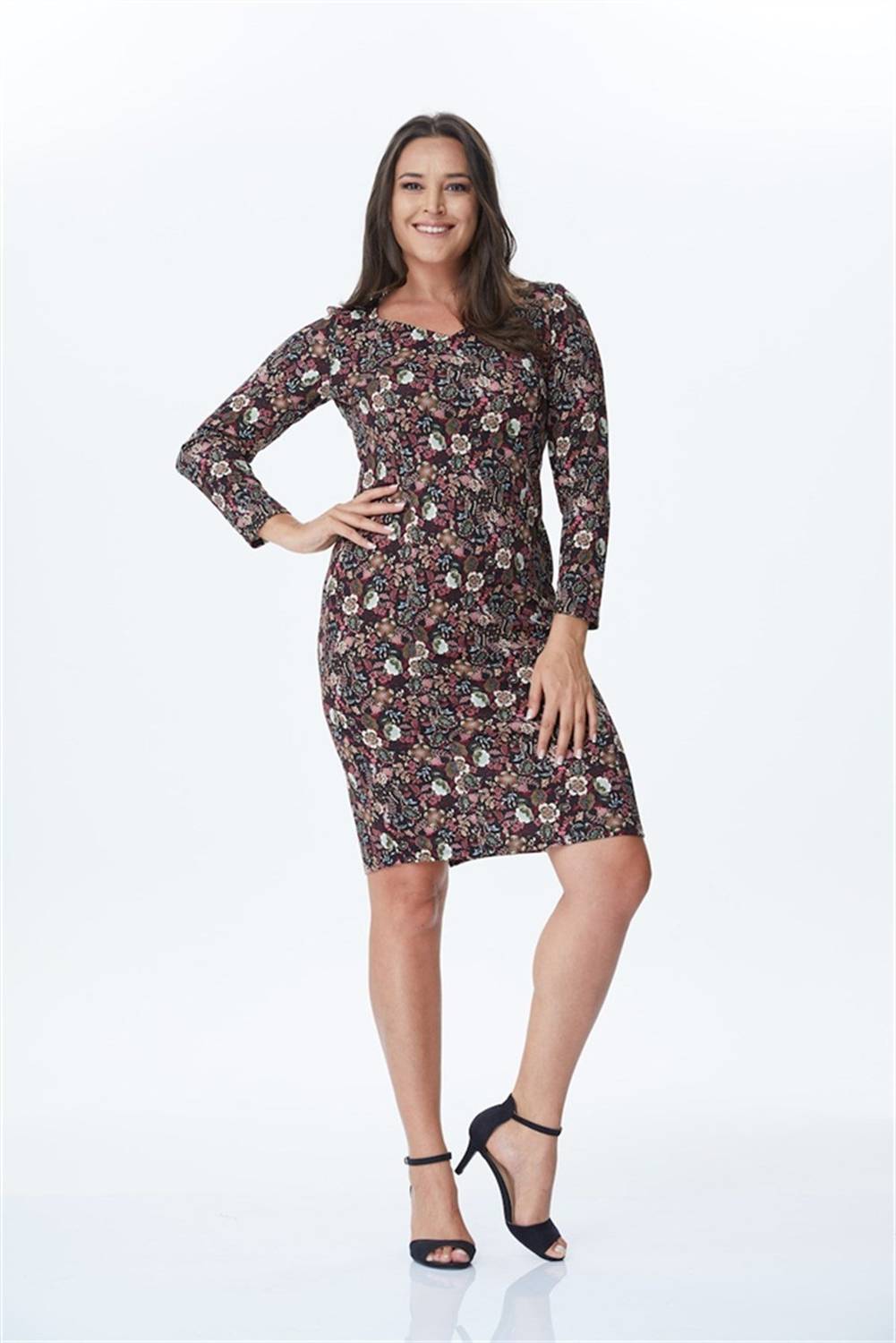 Платье с глубоким вырезом и цветочным рисунком, размер до 52, длинные рукава, эластичный материал, яркий и стильный дизайн
