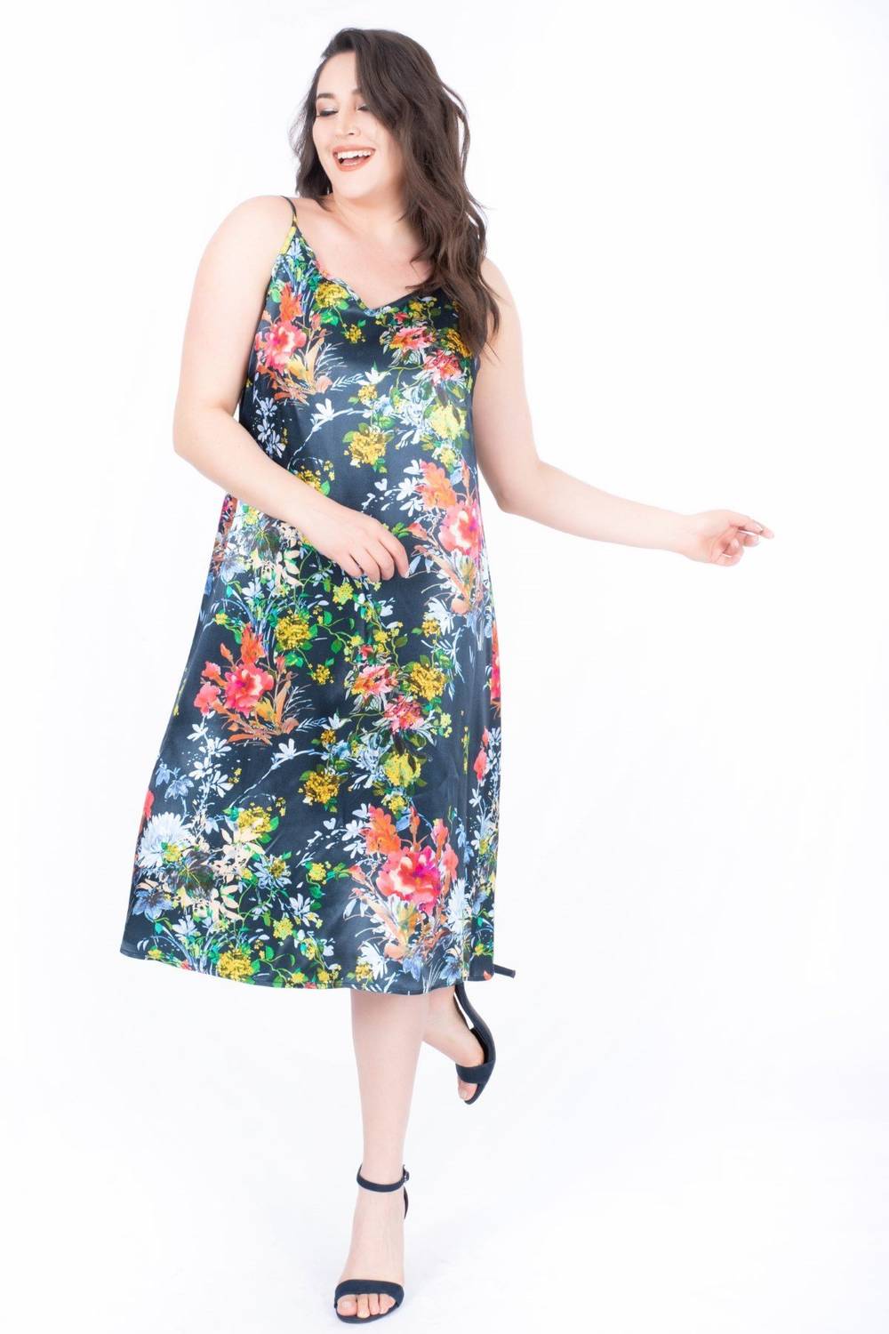 Сатинове плаття на бретелях великих розмірів з квітковим принтом, V-подібним вирізом, середньої товщини, 100% поліестер